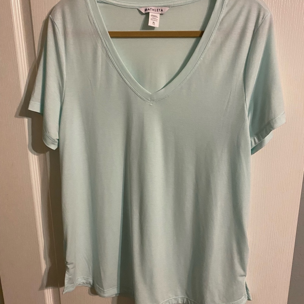 Athleta tshirt
